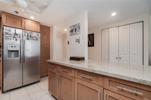 Condo in Aventura, Florida, 2 bedrooms  № 2186232 - photo 11