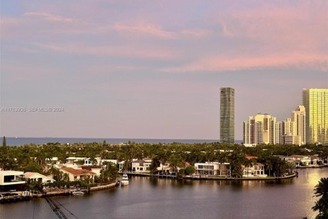 Condo in Aventura, Florida, 2 bedrooms  № 2186232 - photo 27