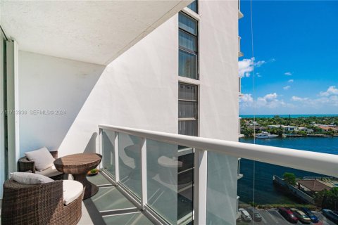 Condo in Aventura, Florida, 2 bedrooms  № 2186232 - photo 4