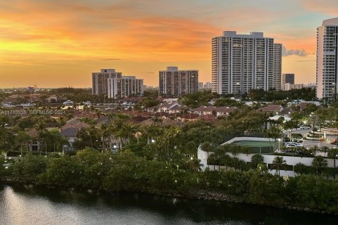 Condo in Aventura, Florida, 2 bedrooms  № 2186232 - photo 28