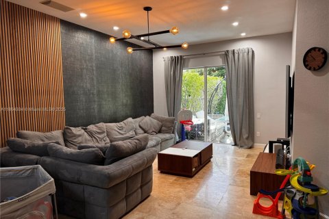 Townhouse in Hollywood, Florida 3 bedrooms, 214.05 sq.m. № 1891845 - photo 2