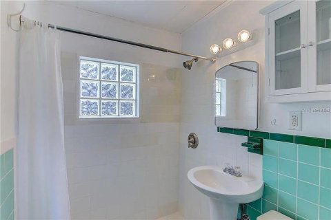 Commercial property in Bradenton, Florida 6 bedrooms, 227.42 sq.m. № 1819376 - photo 23