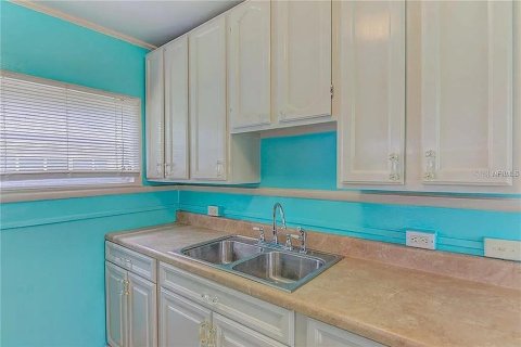 Commercial property in Bradenton, Florida 6 bedrooms, 227.42 sq.m. № 1819376 - photo 27