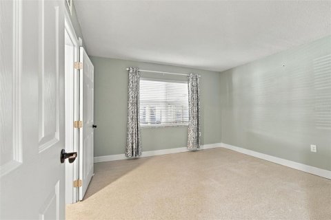 Condo in North Redington Beach, Florida, 2 bedrooms  № 2386283 - photo 19