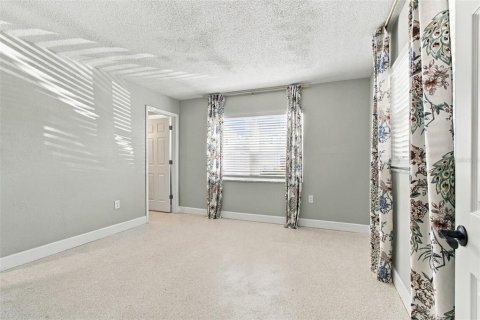 Condo in North Redington Beach, Florida, 2 bedrooms  № 2386283 - photo 14