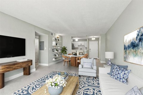 Condo in North Redington Beach, Florida, 2 bedrooms  № 2386283 - photo 11