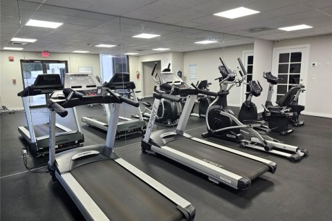 Condominio en alquiler en Miami, Florida, 3 dormitorios, 96.62 m2 № 2008999 - foto 17