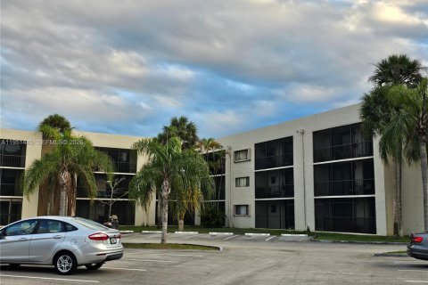 Condominio en alquiler en Miami, Florida, 3 dormitorios, 96.62 m2 № 2008999 - foto 16