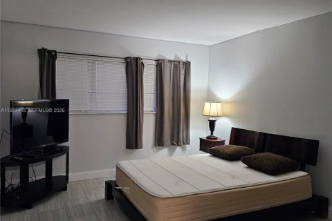 Condominio en alquiler en Miami, Florida, 3 dormitorios, 96.62 m2 № 2008999 - foto 10