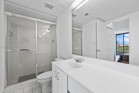 Condominio en venta en Aventura, Florida, 2 dormitorios, 91.97 m2 № 1980223 - foto 16