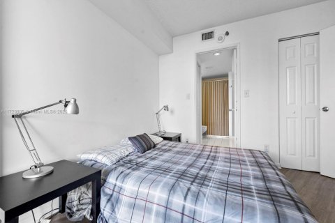 Condominio en venta en Aventura, Florida, 2 dormitorios, 91.97 m2 № 1980223 - foto 11