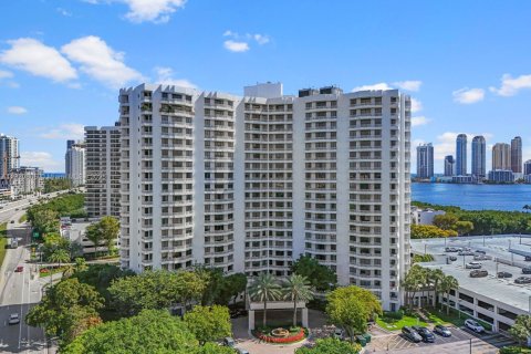 Condominio en venta en Aventura, Florida, 2 dormitorios, 91.97 m2 № 1980223 - foto 2