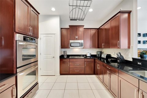 Купить виллу или дом в Ривервью, Флорида 6 комнат, 221.48м2, № 1380838 - фото 14