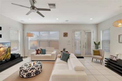 Купить виллу или дом в Ривервью, Флорида 6 комнат, 221.48м2, № 1380838 - фото 19