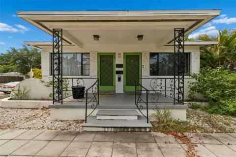 Immobilier commercial à Saint Petersburg, Floride 3 chambres, 180.6 m2 № 2126302