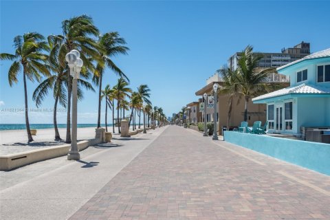 Condominio en venta en Hollywood, Florida, 1 dormitorio, 51.56 m2 № 1783807 - foto 22