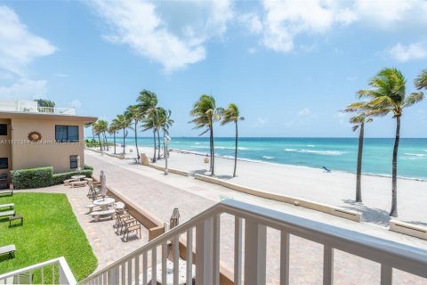 Condominio en venta en Hollywood, Florida, 1 dormitorio, 51.56 m2 № 1783807 - foto 19