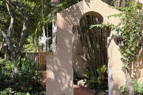 House in Plantation, Florida 3 bedrooms, 198.63 sq.m. № 2250986 - photo 3