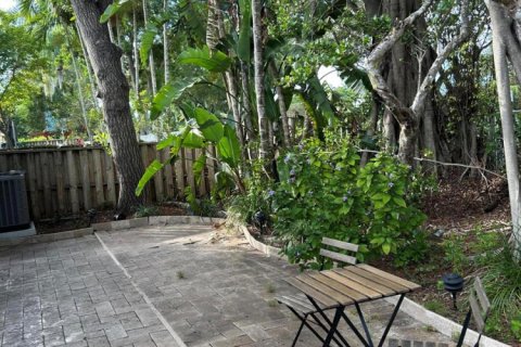 House in Plantation, Florida 3 bedrooms, 198.63 sq.m. № 2250986 - photo 16