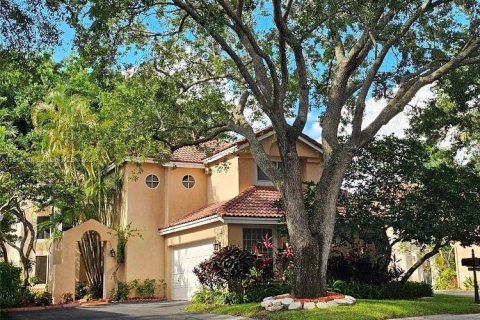 House in Plantation, Florida 3 bedrooms, 198.63 sq.m. № 2250986