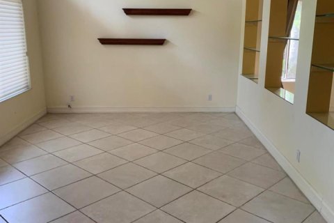 House in Plantation, Florida 3 bedrooms, 198.63 sq.m. № 2250986 - photo 29