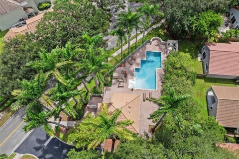 House in Plantation, Florida 3 bedrooms, 198.63 sq.m. № 2250986 - photo 25