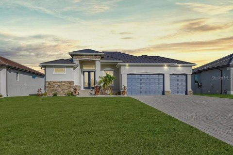 House in Rotonda, Florida 3 bedrooms, 208.47 sq.m. № 1553305 - photo 1
