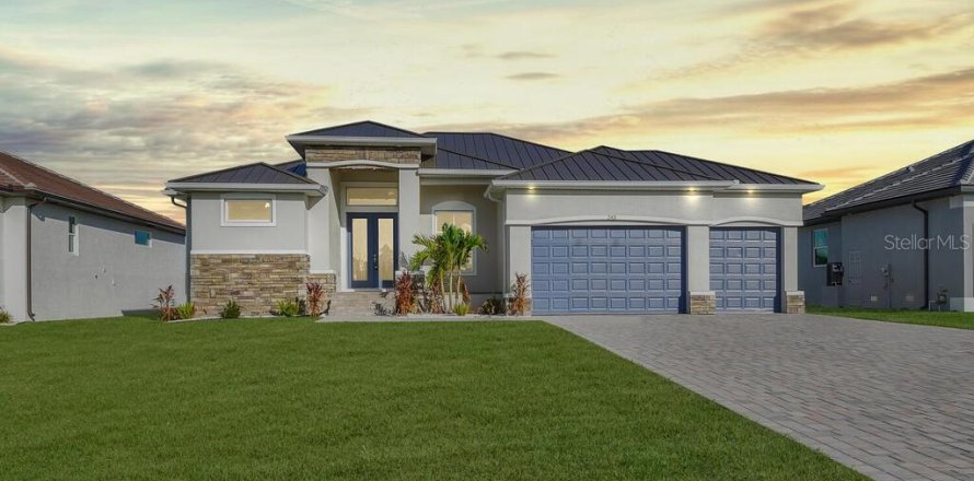 House in Rotonda, Florida 3 bedrooms, 208.47 sq.m. № 1553305
