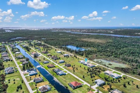 House in Rotonda, Florida 3 bedrooms, 208.47 sq.m. № 1553305 - photo 4