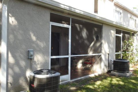 Touwnhouse à vendre à Tampa, Floride: 2 chambres, 110 m2 № 1912656 - photo 11