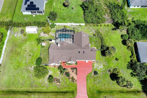 House in Port Charlotte, Florida 3 bedrooms, 185.71 sq.m. № 2296999 - photo 2