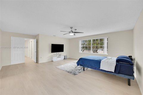 House in Plantation, Florida 4 bedrooms, 243.59 sq.m. № 2023547 - photo 14