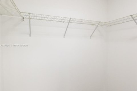 House in Plantation, Florida 4 bedrooms, 243.59 sq.m. № 2023547 - photo 24