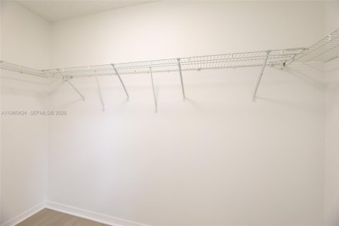 House in Plantation, Florida 4 bedrooms, 243.59 sq.m. № 2023547 - photo 28