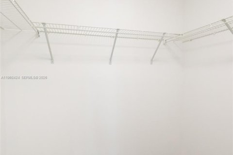 House in Plantation, Florida 4 bedrooms, 243.59 sq.m. № 2023547 - photo 23