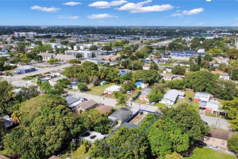 Купить коммерческую недвижимость в Майами, Флорида 183.95м2, № 1996095 - фото 16