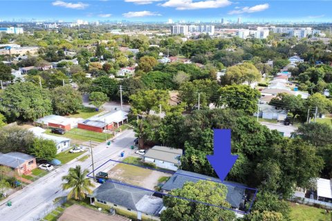Купить коммерческую недвижимость в Майами, Флорида 183.95м2, № 1996095 - фото 15