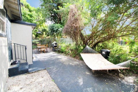 Купить коммерческую недвижимость в Майами, Флорида 183.95м2, № 1996095 - фото 6