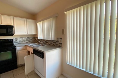 Apartamento en alquiler en Kissimmee, Florida, 3 dormitorios, 105.54 m2 № 1686785 - foto 4