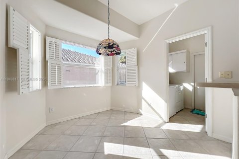 Снять в аренду виллу или дом в Сарасота, Флорида 3 спальни, 169.55м2, № 2000604 - фото 11