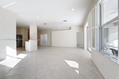 Снять в аренду виллу или дом в Сарасота, Флорида 3 спальни, 169.55м2, № 2000604 - фото 26