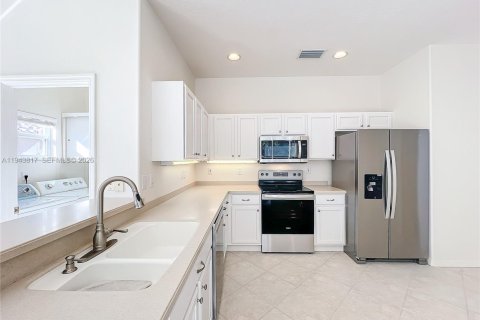 Снять в аренду виллу или дом в Сарасота, Флорида 3 спальни, 169.55м2, № 2000604 - фото 5