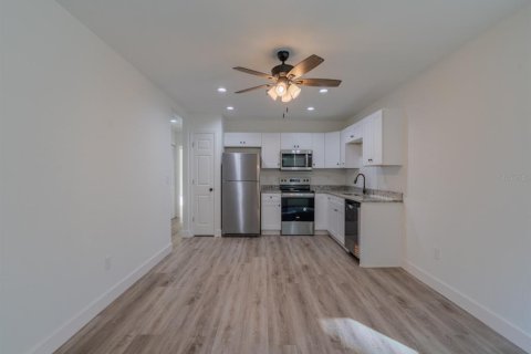 Casa en venta en Fort MC Coy, Florida, 3 dormitorios, 86.96 m2 № 2155838 - foto 8