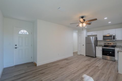 Casa en venta en Fort MC Coy, Florida, 3 dormitorios, 86.96 m2 № 2155838 - foto 7
