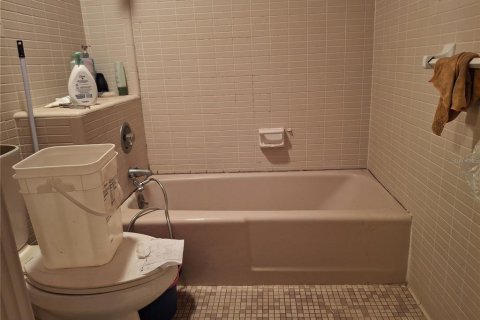Casa en venta en Dover, Florida, 5 dormitorios, 262.17 m2 № 1826822 - foto 18