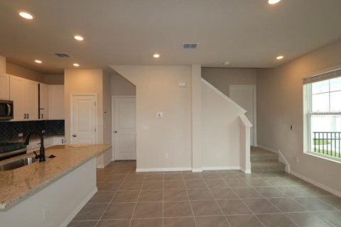 Townhouse in Wesley Chapel, Florida 3 bedrooms, 164.62 sq.m. № 2419667 - photo 12