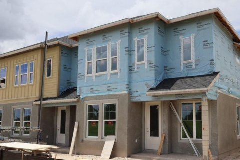 Townhouse in Wesley Chapel, Florida 3 bedrooms, 164.62 sq.m. № 2419667 - photo 2