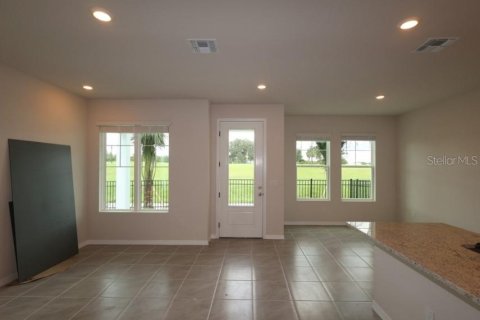 Townhouse in Wesley Chapel, Florida 3 bedrooms, 164.62 sq.m. № 2419667 - photo 11