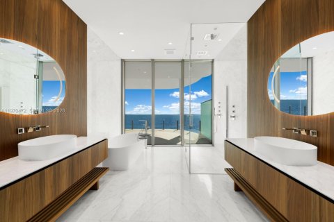 Condominio en venta en Miami, Florida, 4 dormitorios, 352.84 m2 № 2044061 - foto 10