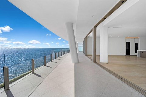 Condominio en venta en Miami, Florida, 4 dormitorios, 352.84 m2 № 2044061 - foto 8